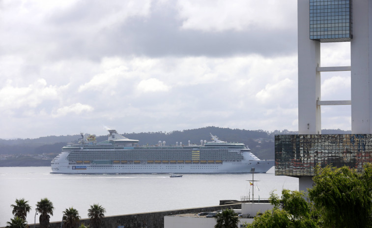 El Puerto aprueba el concurso para dar electricidad a los cruceros