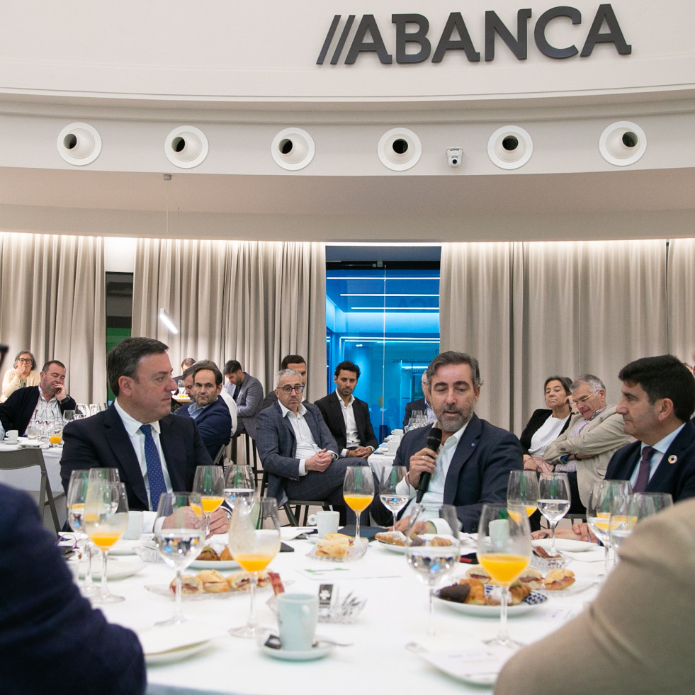 Formoso cifra en 18.000 los empleos creados con la inversión en obra pública de la Diputación de A Coruña desde 2015