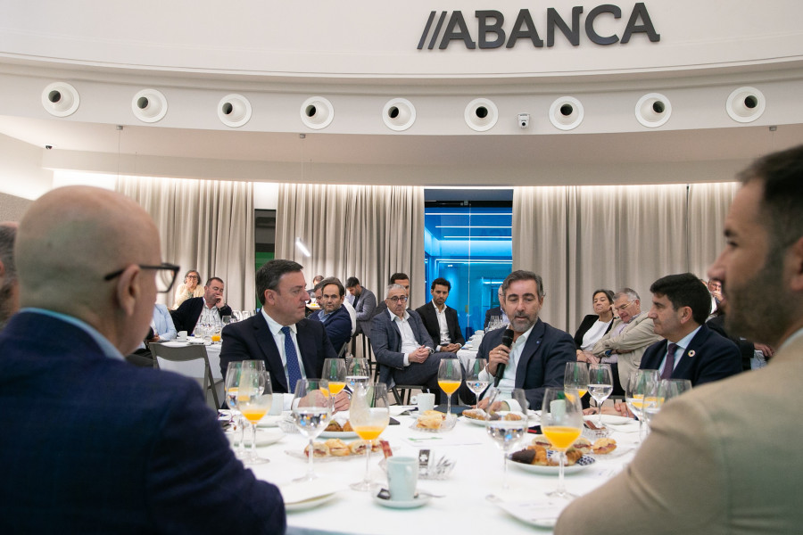 Formoso cifra en 18.000 los empleos creados con la inversión en obra pública de la Diputación de A Coruña desde 2015