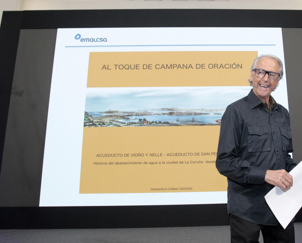 Presentación del libro Al Toque de Campana de Oración en el Espacio Avenida  (6)