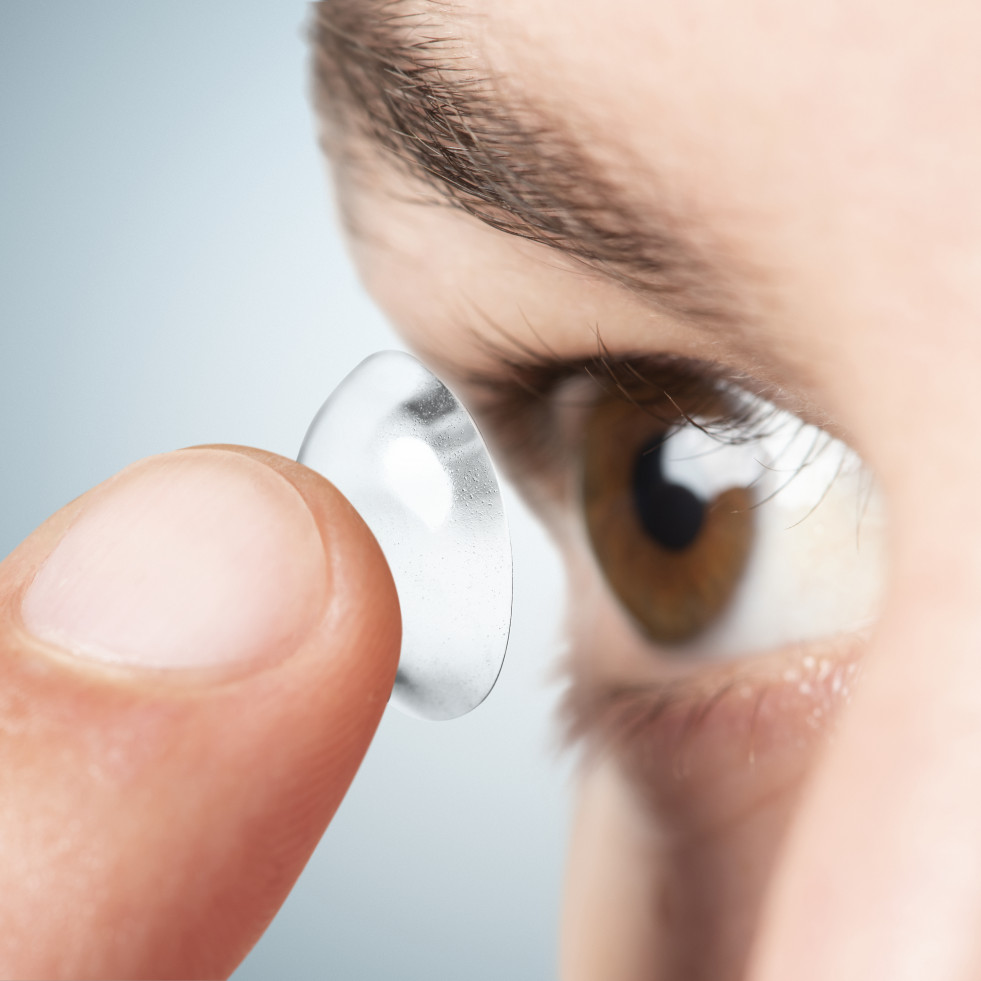 Innovación en optometría: lentes de contacto infrarrojas con visión nocturna integrada