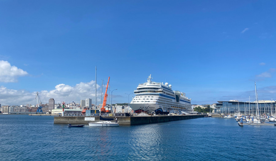 ¿Cómo se ve A Coruña desde la proa de un crucero?