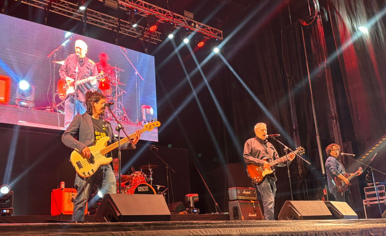 Miguel Costas canta a las chicas muy monas de A Coruña