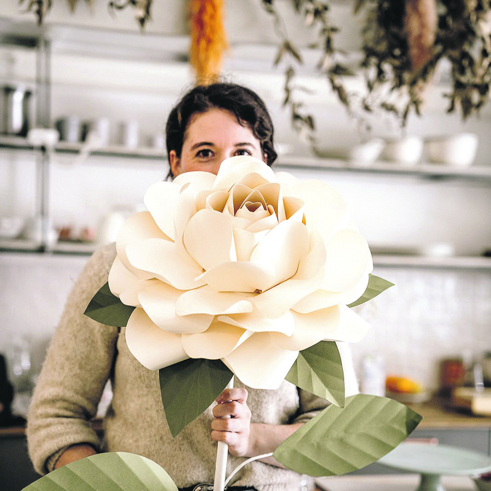 Maryl te recibe con flores