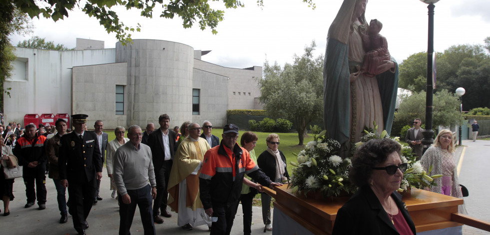 La amenaza de lluvia no empequeñece el día grande de la Festa das Flores de Arteixo