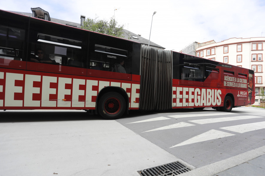 Los buses vuelven a Pla y Cancela con 'quejas' de los pasos de peatones