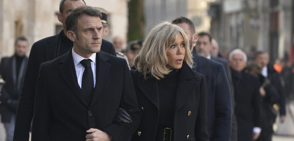 La imagen más viral de Macron: ¿broma o bofetada?