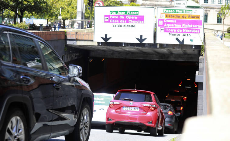 La saturación del túnel de Juana de Vega obliga a cambiar el tráfico de superficie