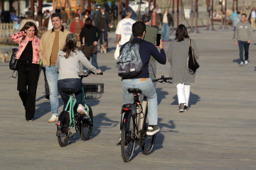 En La Marina conviven peatones y ciclistas habitualmente  quintana