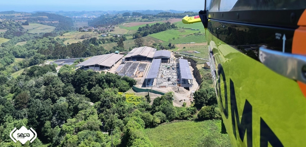 Tres muertos y tres heridos al colapsar una nave ganadera en Asturias