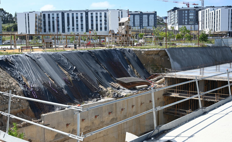 Un barrio de A Coruña recuperará la mitad de su parque cuatro meses después