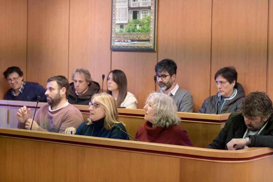 El alcalde de Oleiros suspende el pleno tras expulsar a un concejal del PSOE
