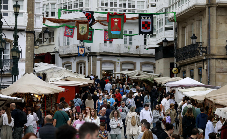 Las solicitudes para vender en la Feira Franca de Betanzos triplican los espacios de los que se dispone