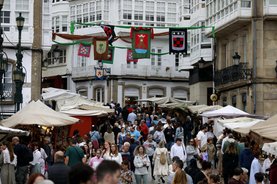 Las solicitudes para vender en la Feira Franca de Betanzos triplican los espacios de los que se dispone
