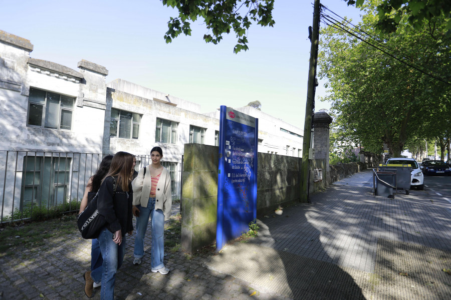 Inés Rey pide no caer en "centralismos": "A Coruña merece tener una facultad de Medicina"