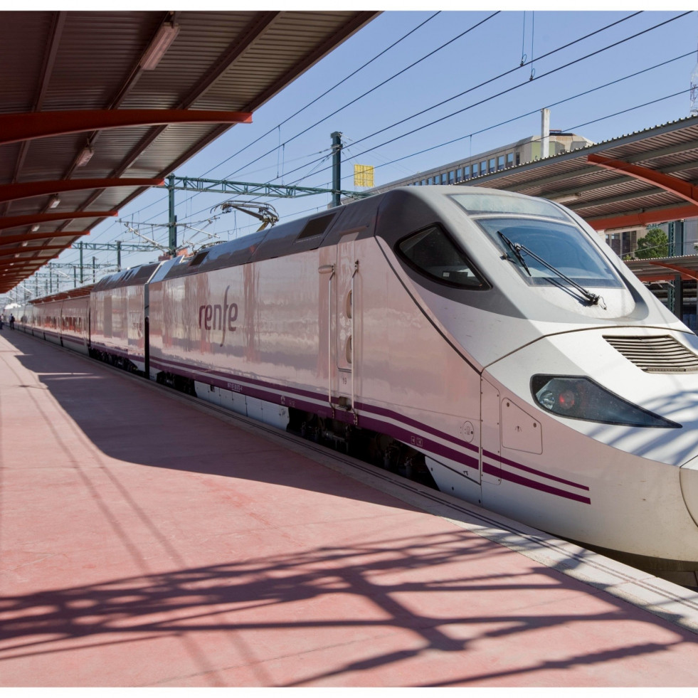 El viaje en tren entre A Coruña y Barcelona durará 44 minutos más