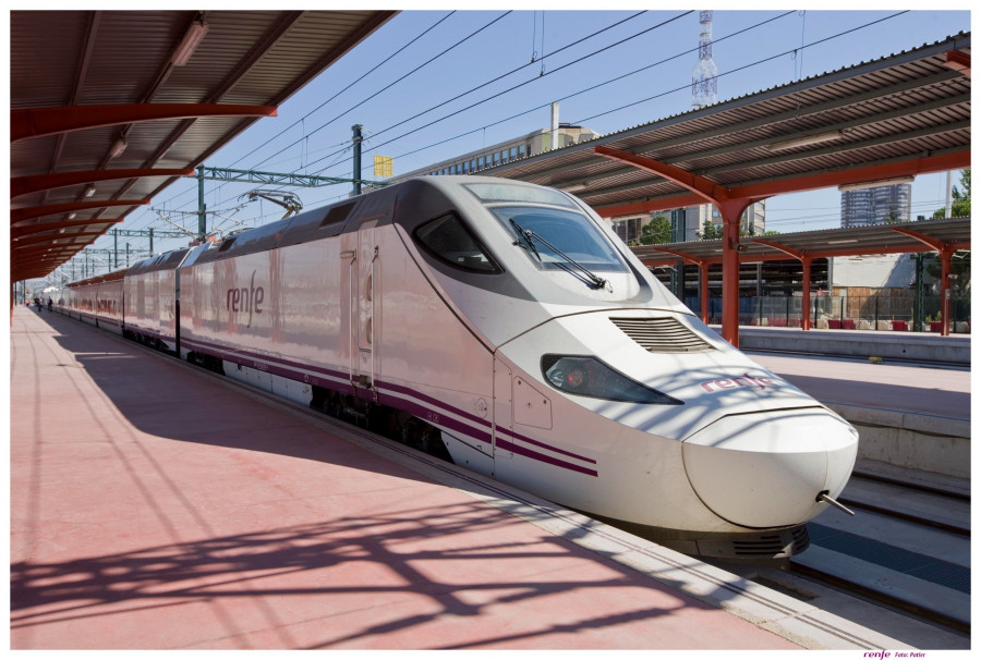 El tren Alvia entre A Coruña y Barcelona, entre los afectados por una avería en la catenaria en Navarra