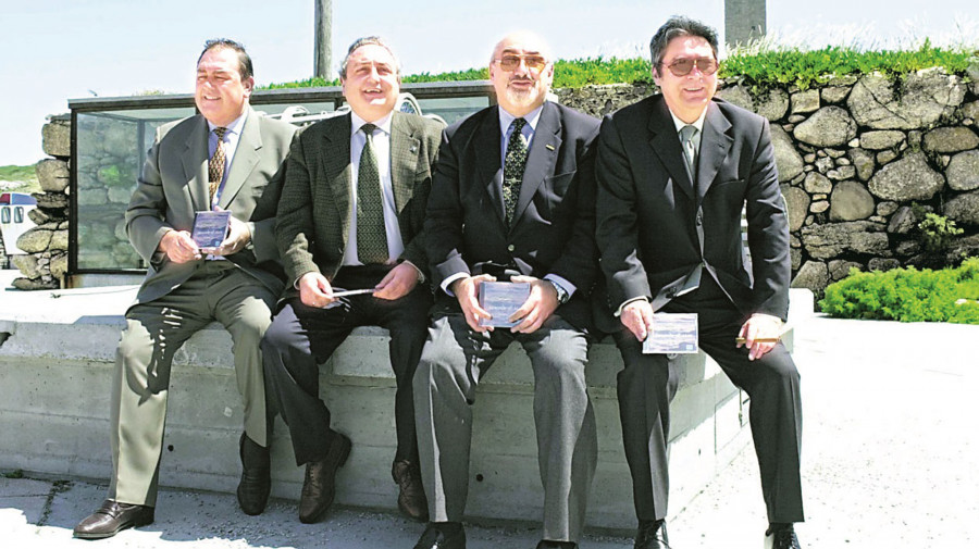 Hace 25 años | Amizades presenta su disco ‘Mirando al mar’ en el Aquarium Finisterrae