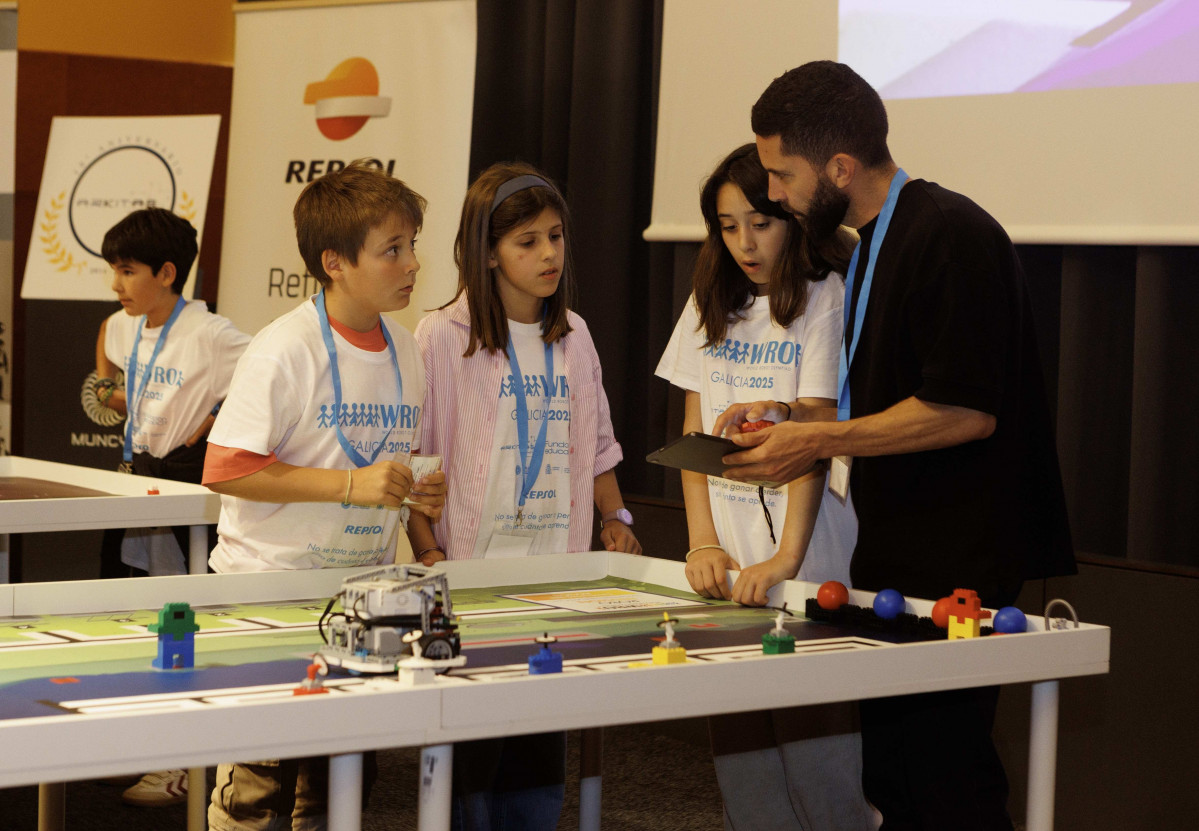 Campeonato de robu00f3tica educativa en el Muncyt de A Coruu00f1a (2)