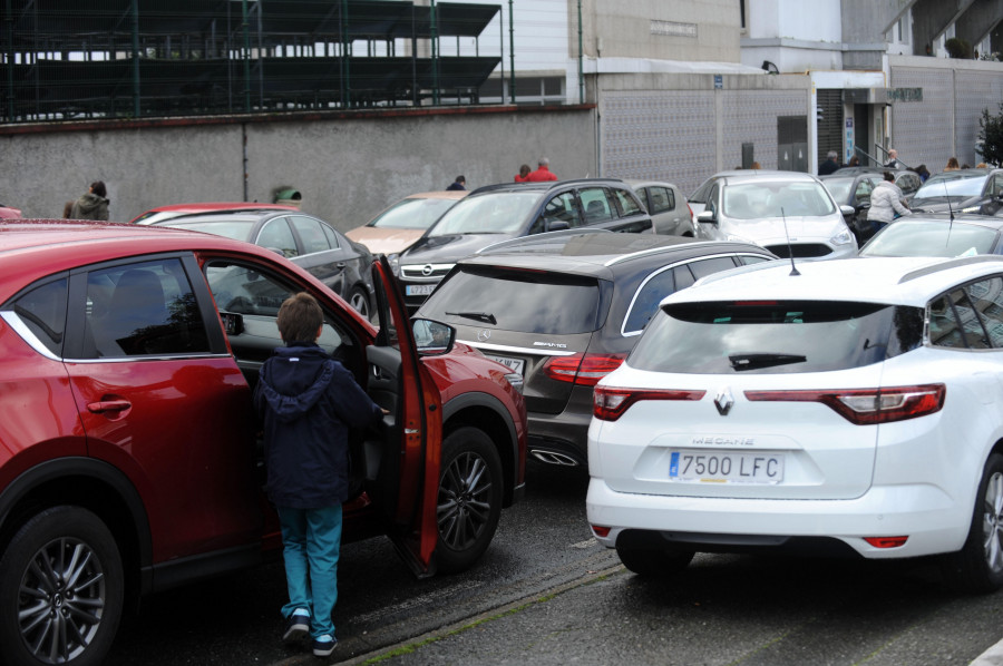 La odisea de cada día en A Coruña para dejar a los niños en el colegio