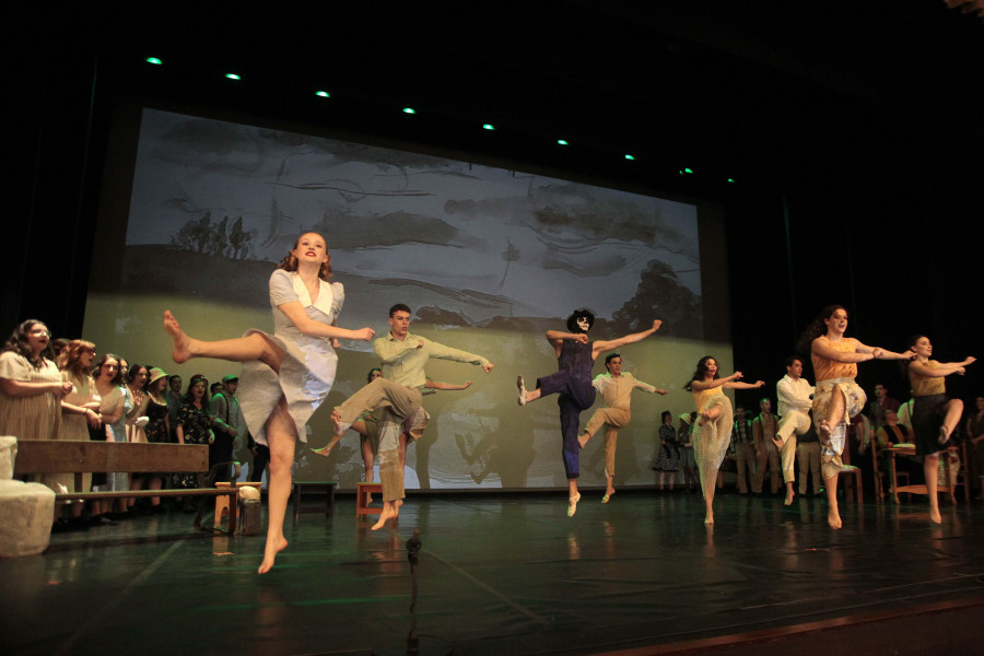 El teatro Colón acoge este martes la zarzuela 'Luisa Fernanda', en la que participan 150 estudiantes