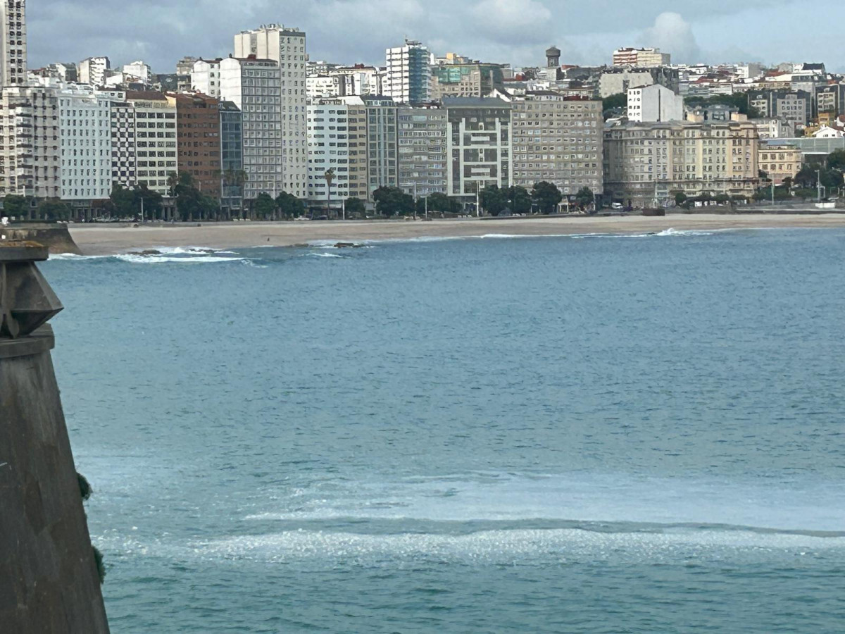 Mancha blanca en el mar 3