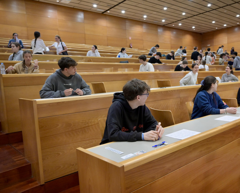 Primer día de los exámenes de Selectividad en la Universidad de A Coruña @ Javier Alborés (23)