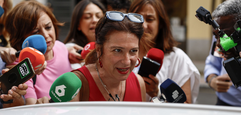 Leire Díez se explica ante Ferraz y pide la baja voluntaria del PSOE