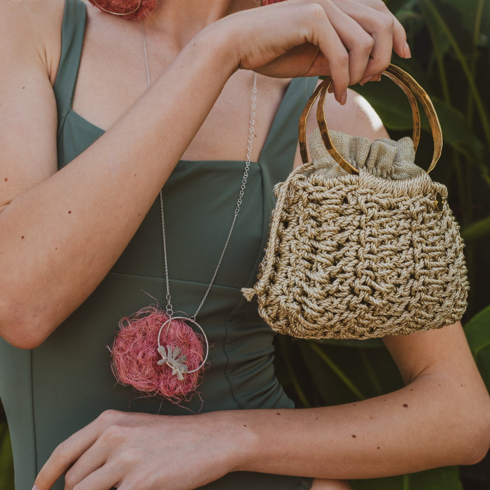 Consejos de experto para cuidar y limpiar tejidos delicados como la seda y el crochet durante el verano