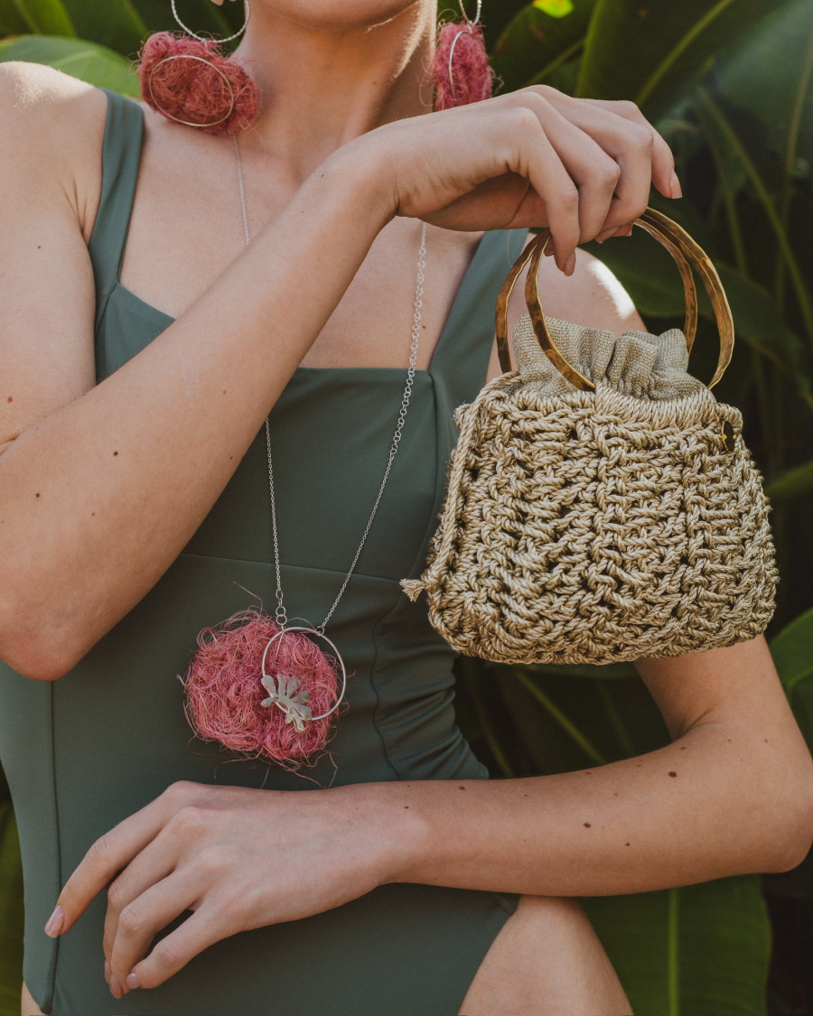 Consejos de experto para cuidar y limpiar tejidos delicados como la seda y el crochet durante el verano