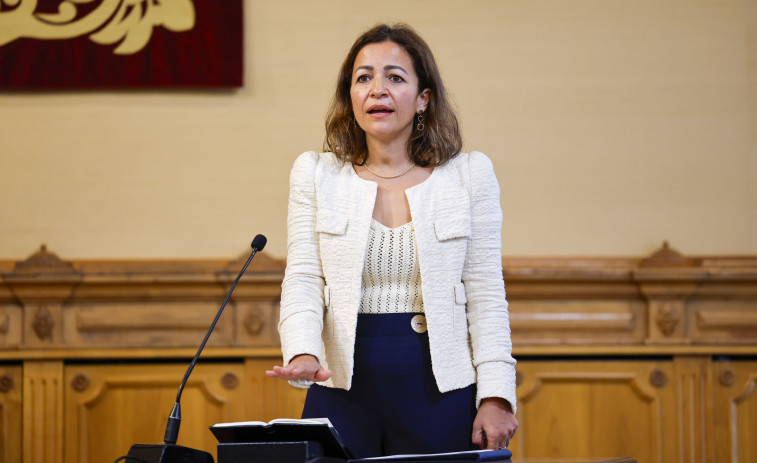 Villaverde promete su cargo como nueva conselleira do Mar pidiendo justicia para Villares