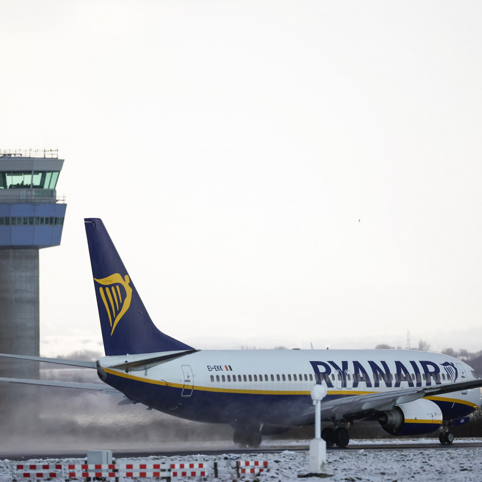 Nueve heridos tras un aterrizaje de emergencia en Ryanair por fuertes tormentas en Alemania