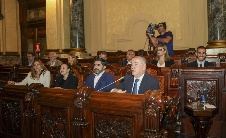 El pleno de A Coruña aprueba la tasa turística pese al rechazo del PP