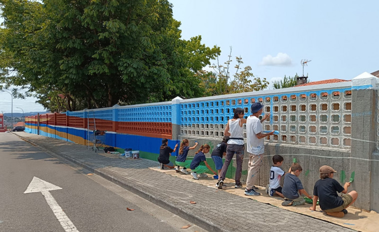 El alumnado del CEIP Valle Inclán crea un mural dirigido por el artista Erb Mon