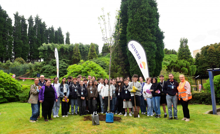 Repsol celebra una jornada educativa con el IES Pastoriza