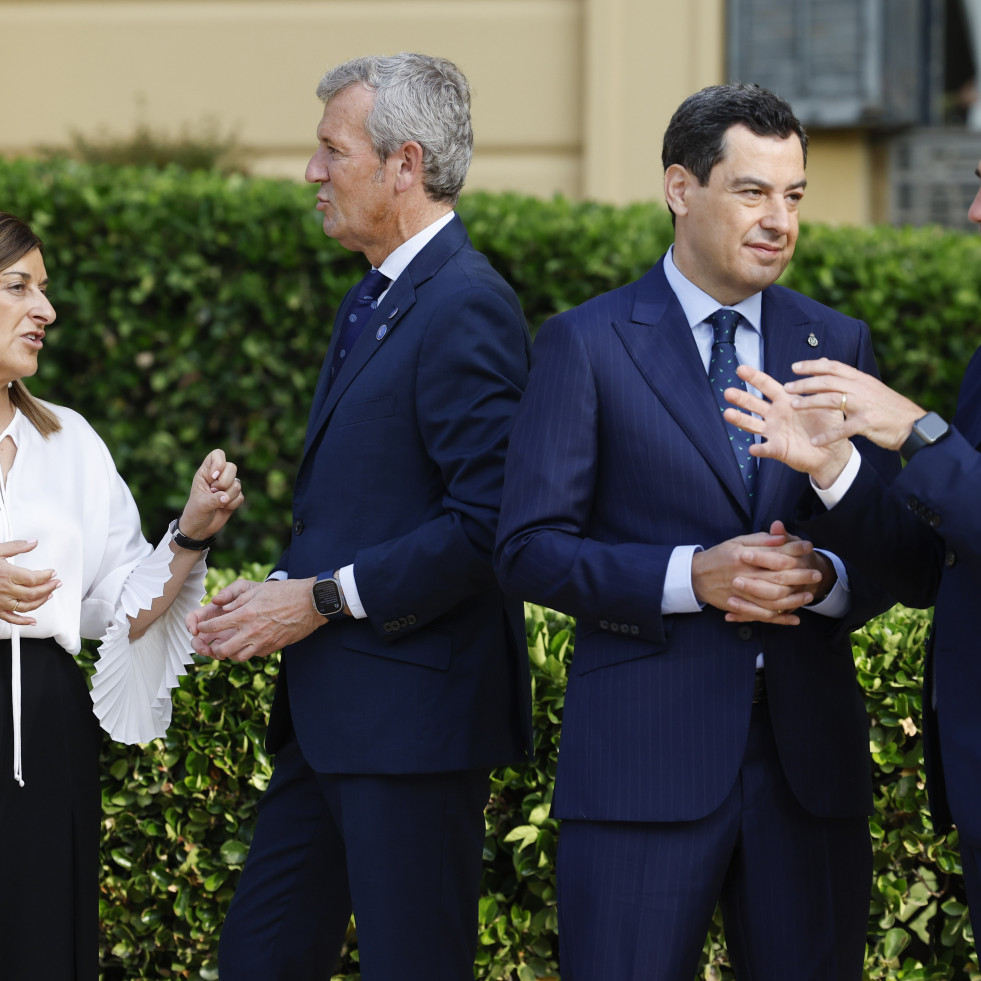 Los 'barones' del PP exigen convocar ya elecciones y Sánchez insiste en que agotará la legislatura