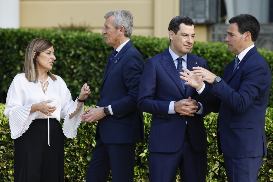 Los 'barones' del PP exigen convocar ya elecciones y Sánchez insiste en que agotará la legislatura