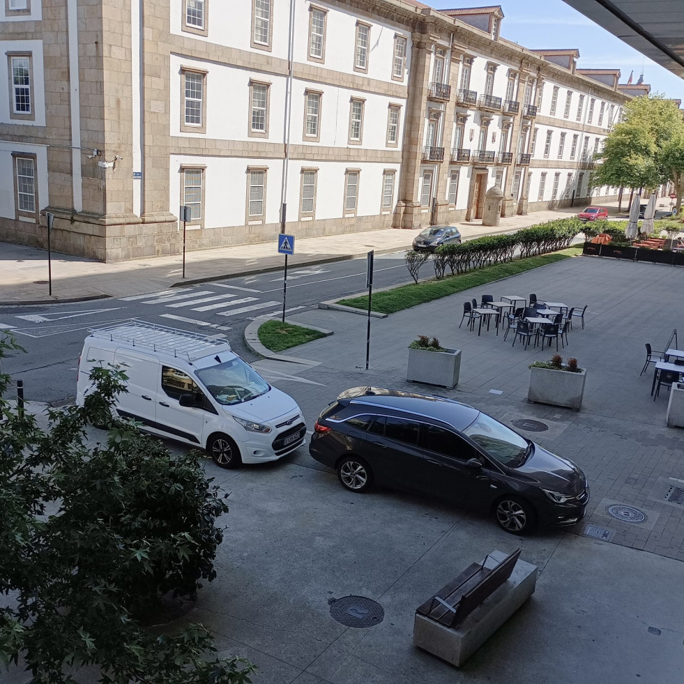 El BNG emplaza al Ayuntamiento que impida los aparcamientos indebidos en Las Atochas