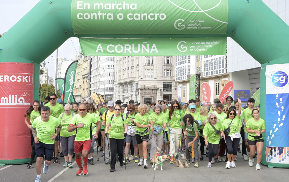 Búscate en la XII andaina contra el cáncer de A Coruña