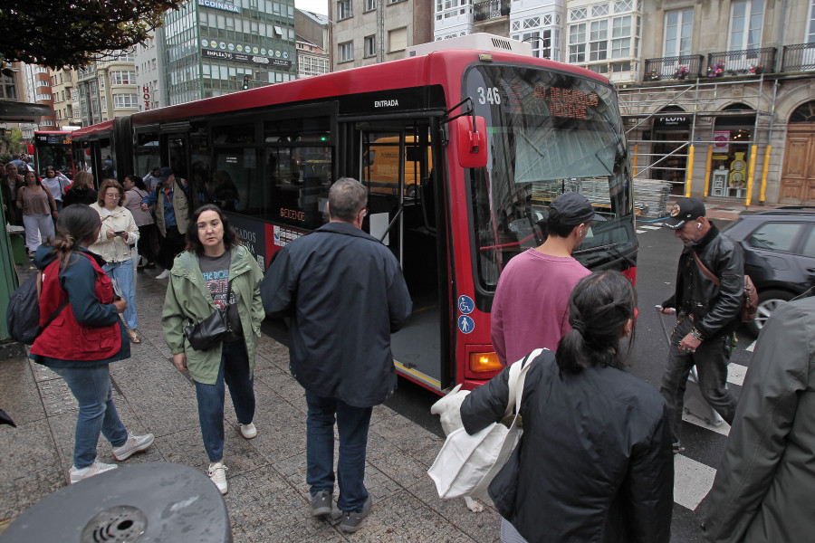 Las malas conductas en el autobús de A Coruña también pueden acarrear multas de hasta 500 euros