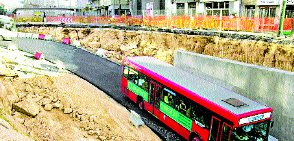 Hace 25 años | Abierto al tráfico de forma provisional un carril del túnel de Os Castros
