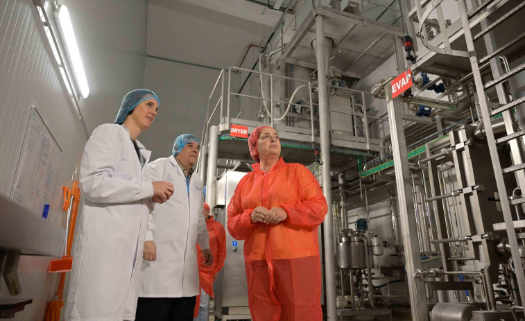 Inleit procesa cada año en Curtis 250 millones  de litros de leche de explotaciones del entorno