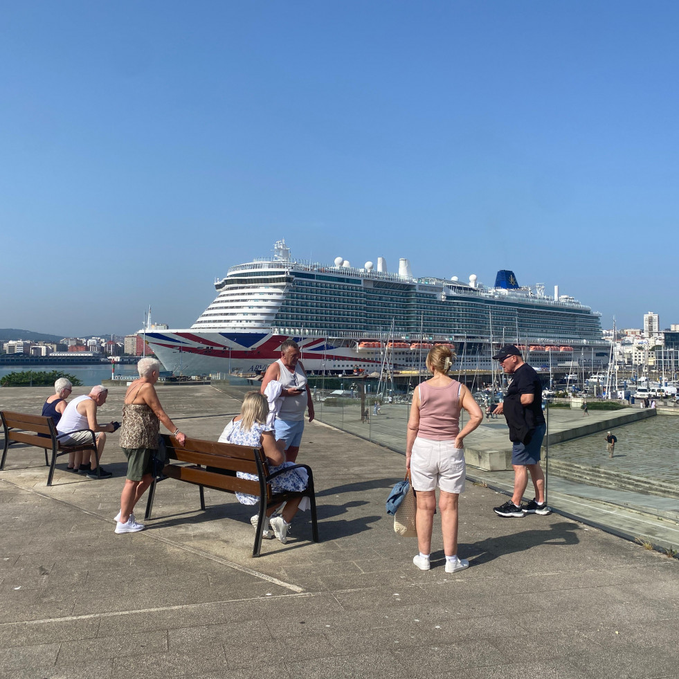 Más de 6.000 cruceristas desembarcan en A Coruña este martes a bordo del Arvia