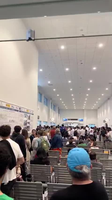 Colapso en la estación provisional de tren de A Coruña (2)