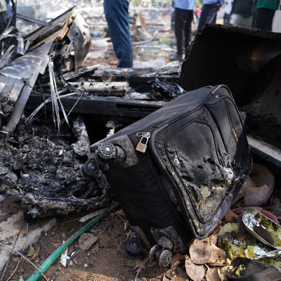 India sube a 274 los muertos en el siniestro de Air India tras confirmar 33 muertos más por el impacto en tierra