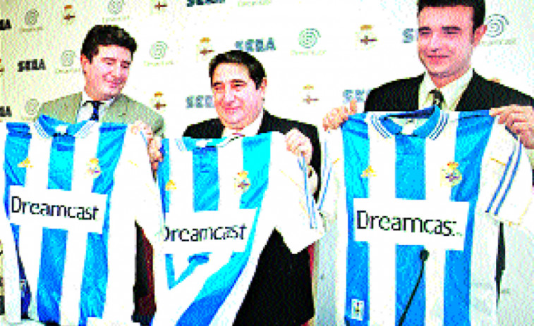 Hace 25 años | El Deportivo estrena patrocinador, Dreamcast, tras conquistar la Liga