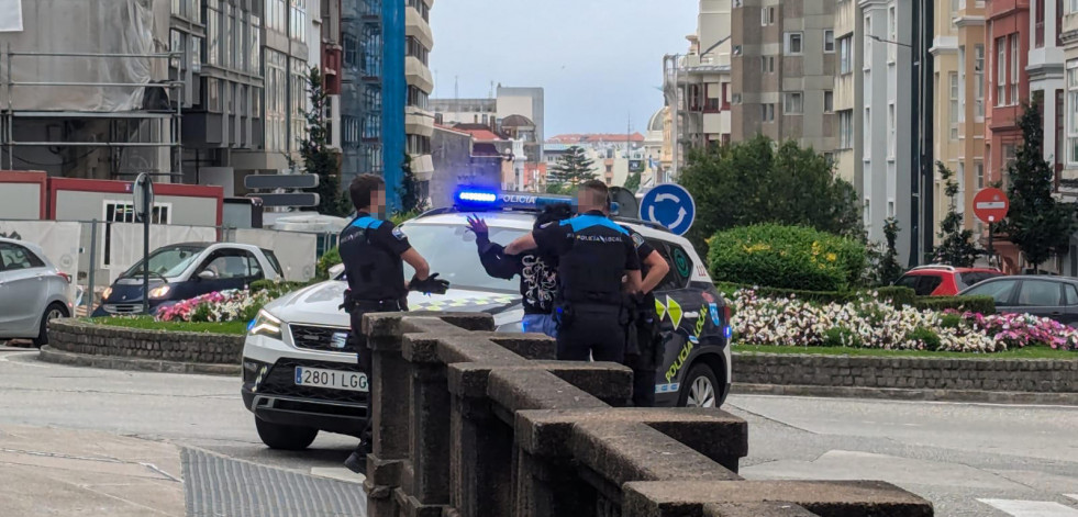 Detenida por arrancarle el pelo a su madre en la calle tras una discusión