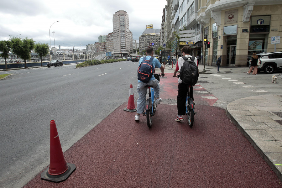 La ‘autopista’ para bicicletas de Linares Rivas tiene capacidad para acoger un doble sentido
