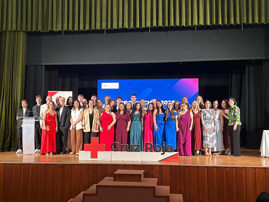 Cruz Roja celebra la graduación de sus 126 estudiantes de Formación Profesional en A Coruña
