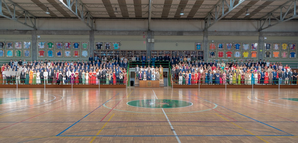 La graduación de los alumnos de FP y del Conservatorio de Música del Liceo La Paz
